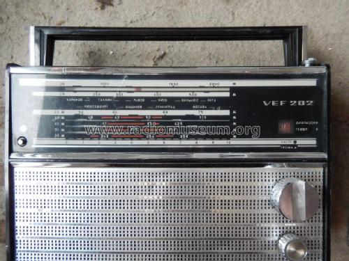 VEF 202; VEF Radio Works (ID = 1804122) Radio