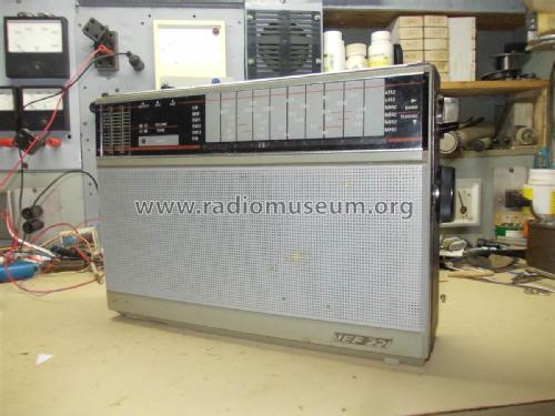 VEF 221; VEF Radio Works (ID = 1923770) Radio