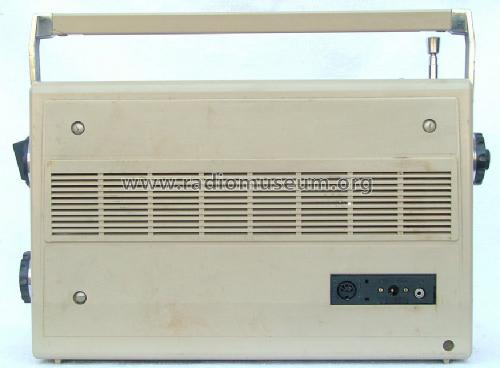 VEF 242; VEF Radio Works (ID = 210368) Radio