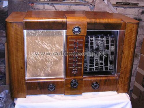 Vefluxus M1307; VEF Radio Works (ID = 1732350) Radio