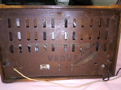 1054; Venüs Radyo; where? (ID = 2373556) Radio