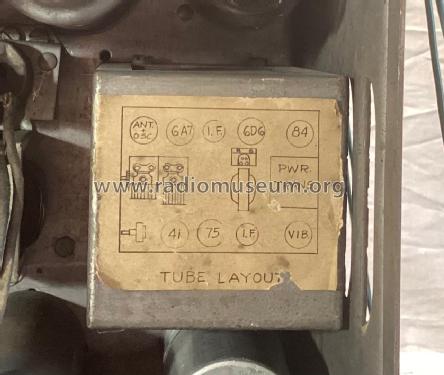 5-Tube Auto ; Warwick Mfg. Corp., (ID = 2929608) Car Radio