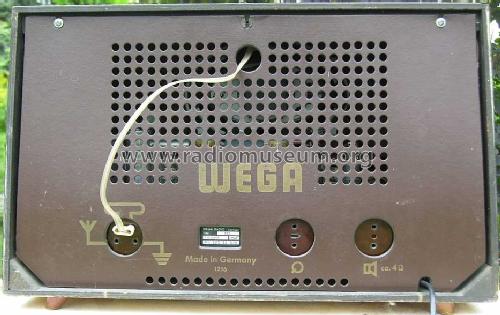 223; Wega, (ID = 1695189) Radio