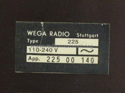 225 ; Wega, (ID = 676071) Radio