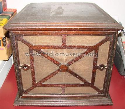 14-A Loud Speaker w. Amp.; Western Electric (ID = 1578310) Speaker-P