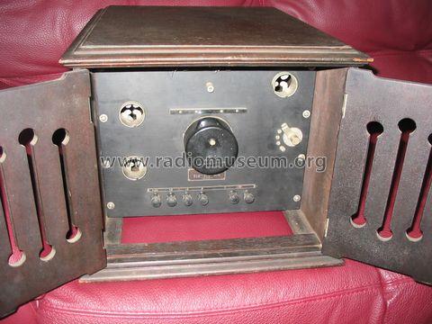 14-A Loud Speaker w. Amp.; Western Electric (ID = 695018) Speaker-P