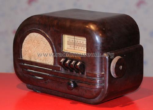 W-642 Series A; Western Royal (ID = 1318550) Radio