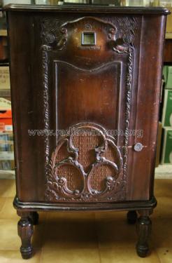 WR4; Westinghouse El. & (ID = 2075905) Radio