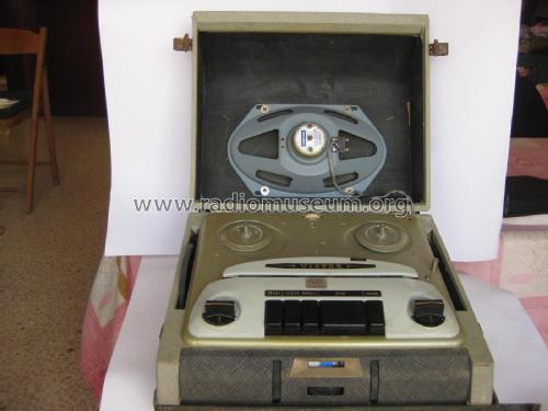 Victor Table model / portable; Wyndsor Recording Co (ID = 1795936) R-Player