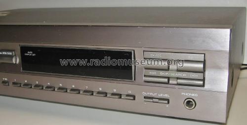 Natural Sound Compact Disc Player CDX-593; Yamaha Co.; (ID = 2562925) R-Player