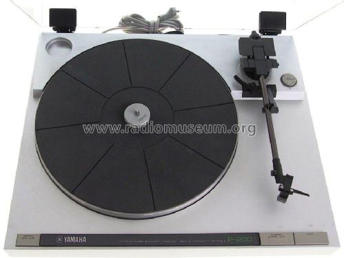 P-200; Yamaha Co.; (ID = 2453169) Sonido-V