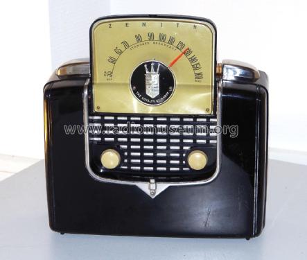 4G903Y The Tip-Top Holiday Ch=4F40; Zenith Radio Corp.; (ID = 2828507) Radio