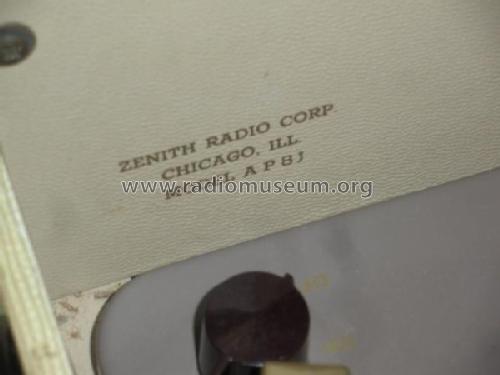 AP8J ; Zenith Radio Corp.; (ID = 1747378) R-Player