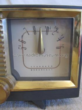 B516G 'The Deluxe' Ch= 5A09; Zenith Radio Corp.; (ID = 2160627) Radio