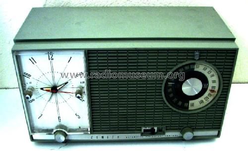 J727F Ch= 7J04; Zenith Radio Corp.; (ID = 286454) Radio