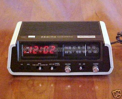 R445; Zenith Radio Corp.; (ID = 2156176) Radio