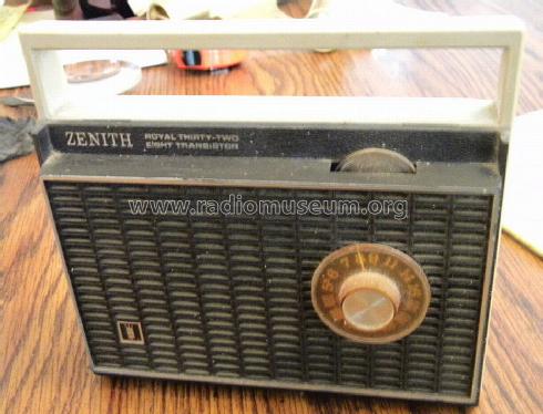 Royal 32C ; Zenith Radio Corp.; (ID = 1223727) Radio