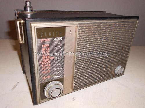 Royal 880 9KT42Z6 ; Zenith Radio Corp.; (ID = 2337589) Radio
