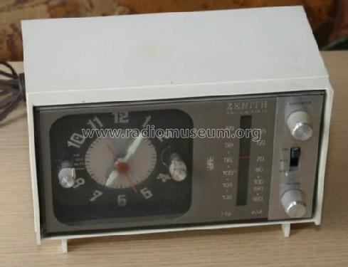 C462L Solid State FM-AM Clock Radio ; Zenith Radio Corp.; (ID = 1996092) Radio