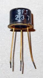 Kleine Anmerkung: die Typbezeichnung dieser Transistorserie müsste korrekterweise offenbar 'SF.Txxx' lauten.