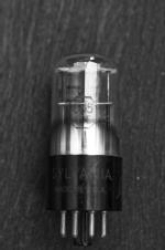 New Old Stock 6X5GT/G rectifier tube produced by American Sylvania. Tube writing reads: '6X5GT/G' + 'Sylvania'. From own collection for use in Leben RS-30EQ RIAA.