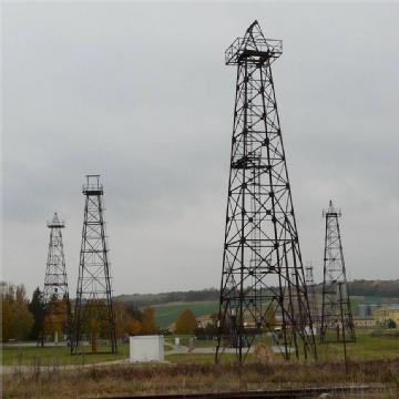 Austria: Feuerland Skulpturen (nun ohne Erdölmuseum) in 2183 Neusiedl/Zaya