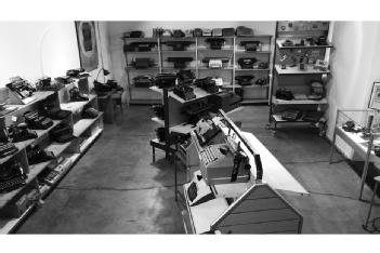 Switzerland: Musée de la Machine à Ecrire - Schreibmaschinenmuseum in 1003 Lausanne