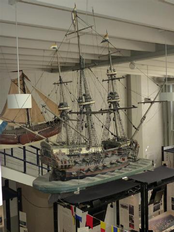 Switzerland: Verkehrsdrehscheibe Schweiz und unser Weg zum Meer in 4057 Basel