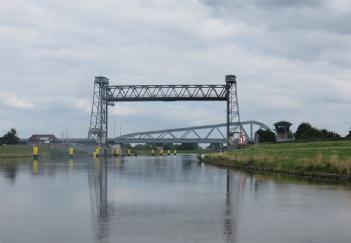 Germany: Hubbrücke Huntebrück und Klappbrücke in 27804 Berne