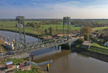 Germany: Hubbrücke Huntebrück und Klappbrücke in 27804 Berne