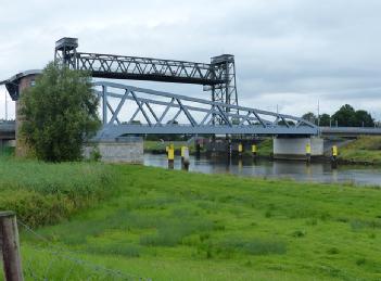 Germany: Hubbrücke Huntebrück und Klappbrücke in 27804 Berne