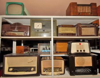 Greece: Old Radio Repairs Museum in 13231 Πετρούπολη, Αθήνα. - Petroupoli, Athens.